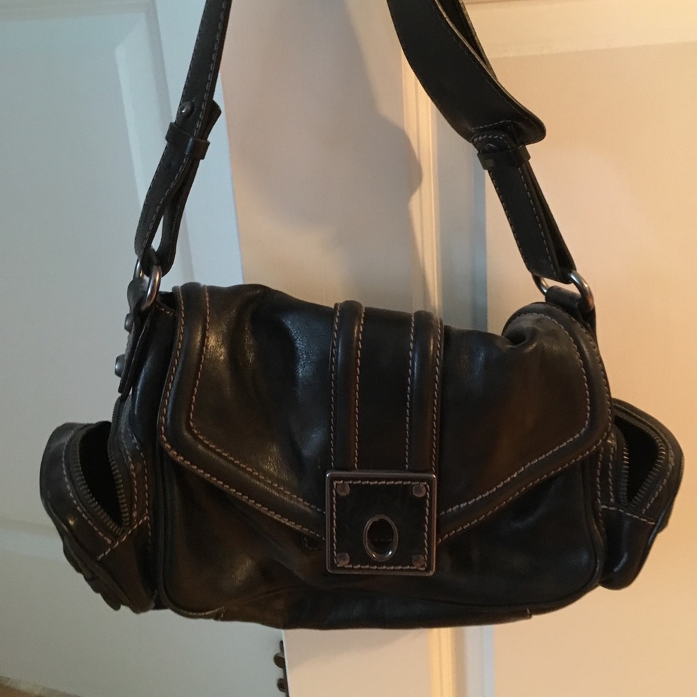 Black shoulder bag
